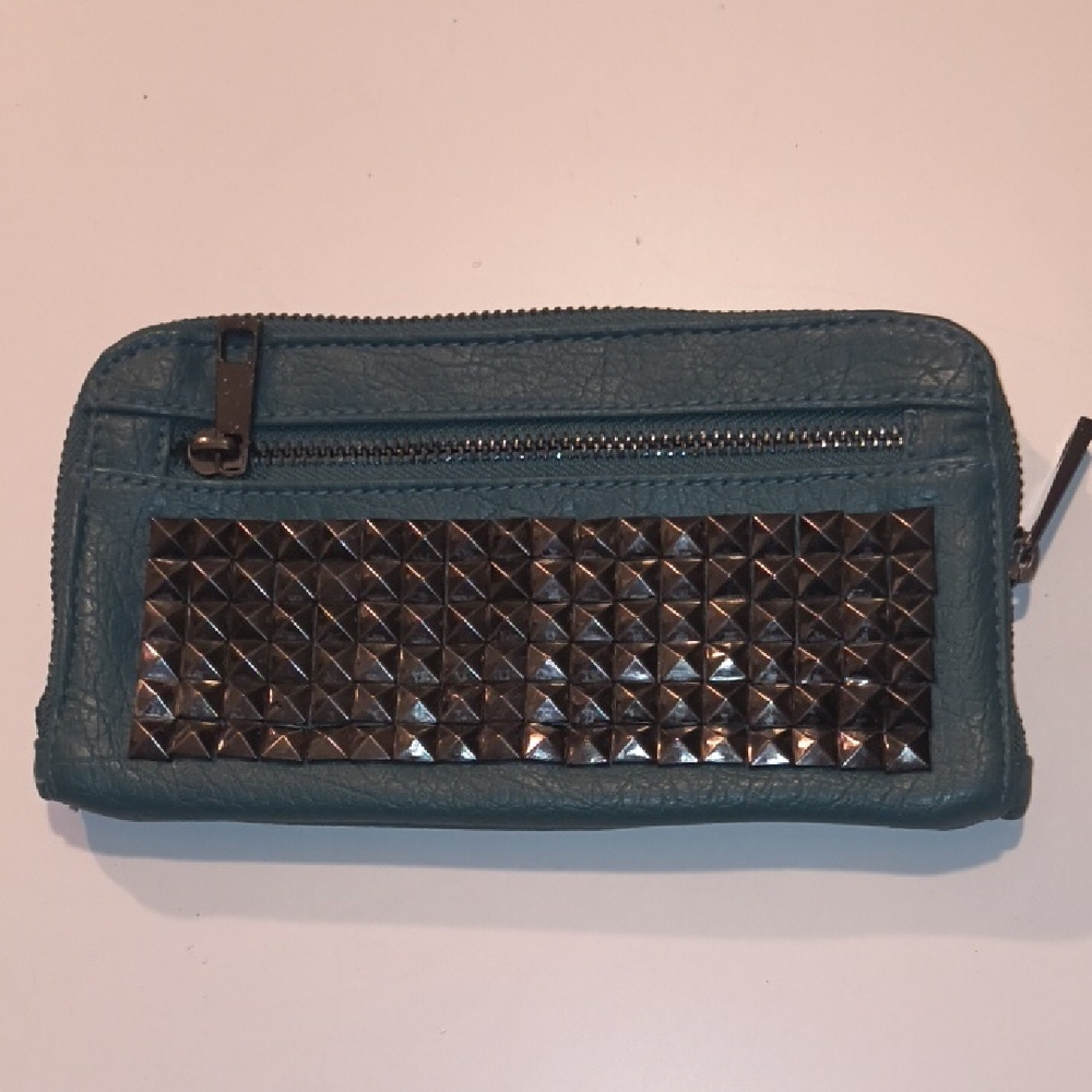 mark. In The City Wallet